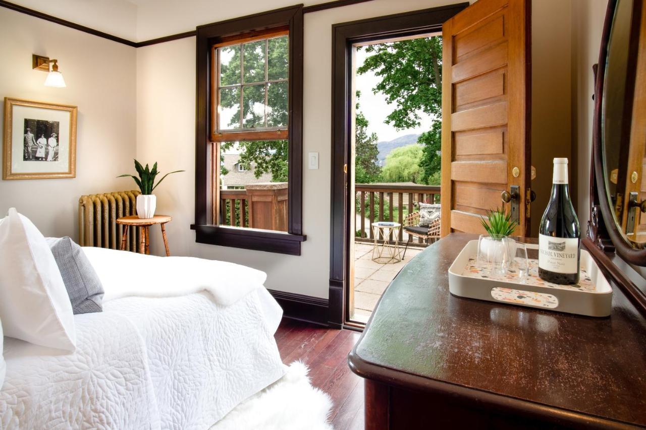 Naramata Inn Exterior photo